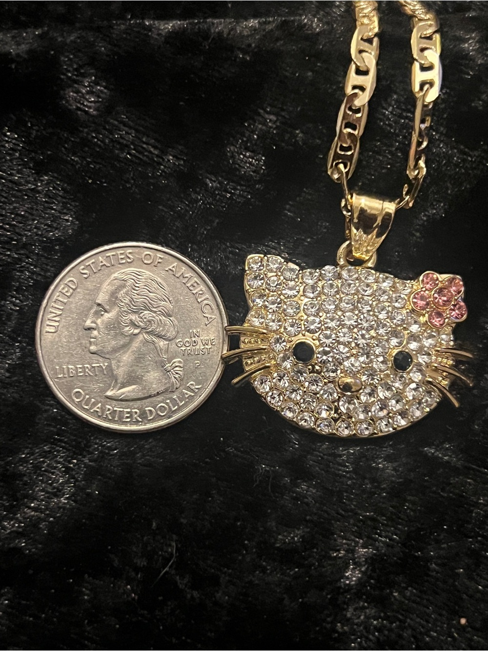 Hello Kitty Pendant - Picture 3 of 3